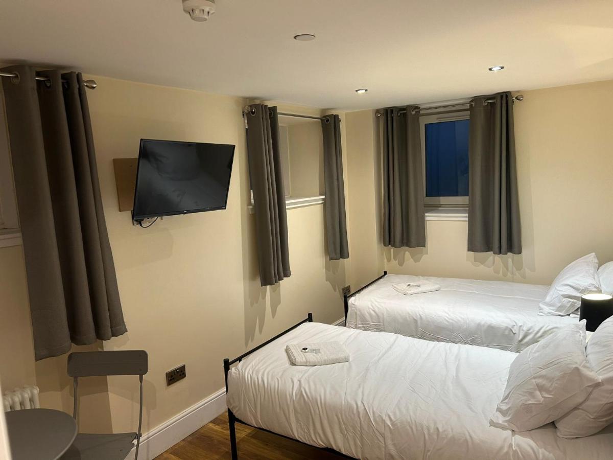 Twin Room With En-Suite — Photos 3