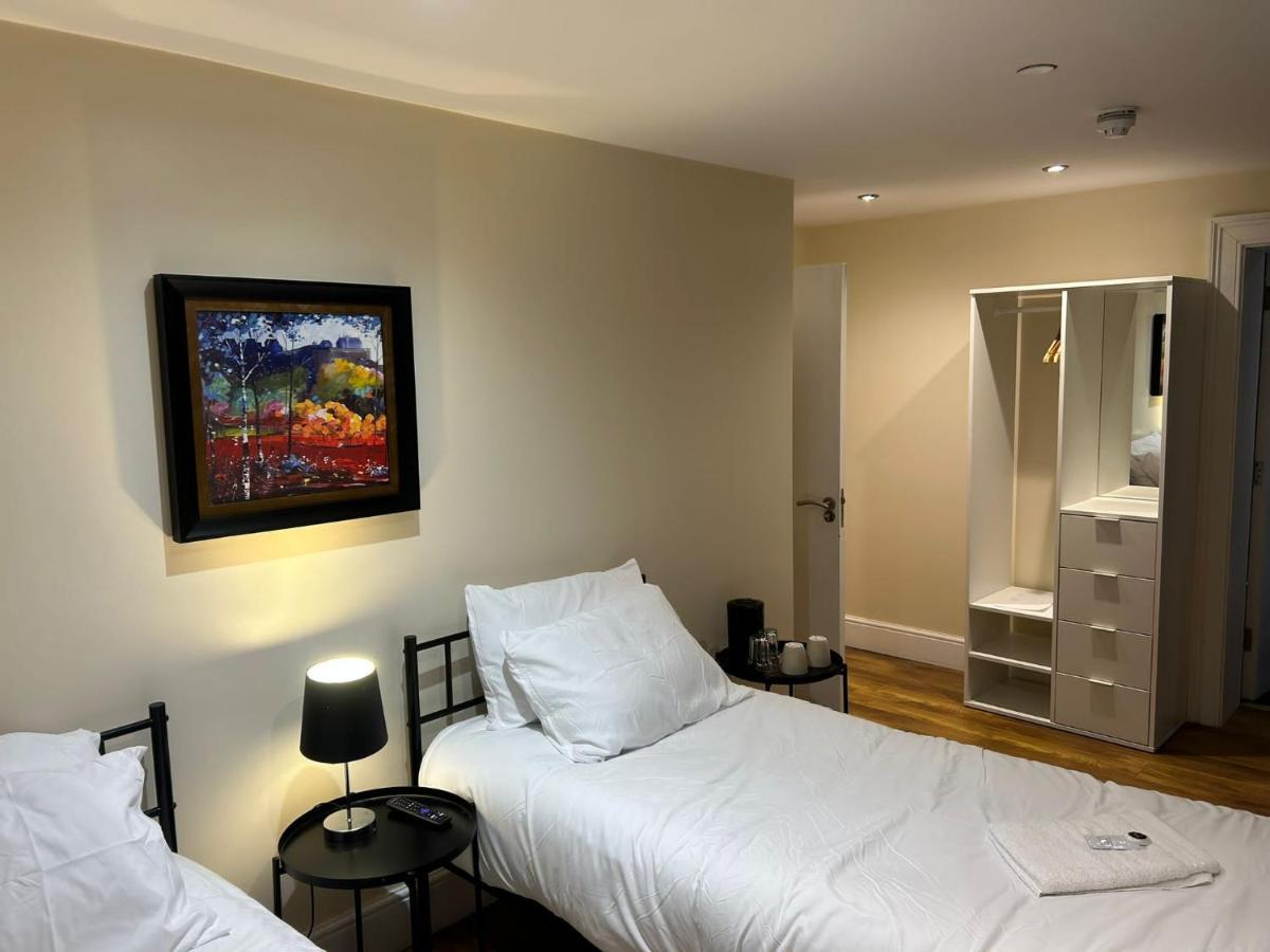 Twin Room With En-Suite, Edinburgh